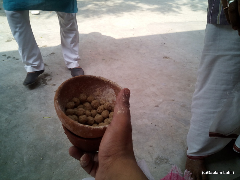 At Gaya, The remaining pindis out of thirty created would be used at the last post at Akshaya bot by Gautam Lahiri