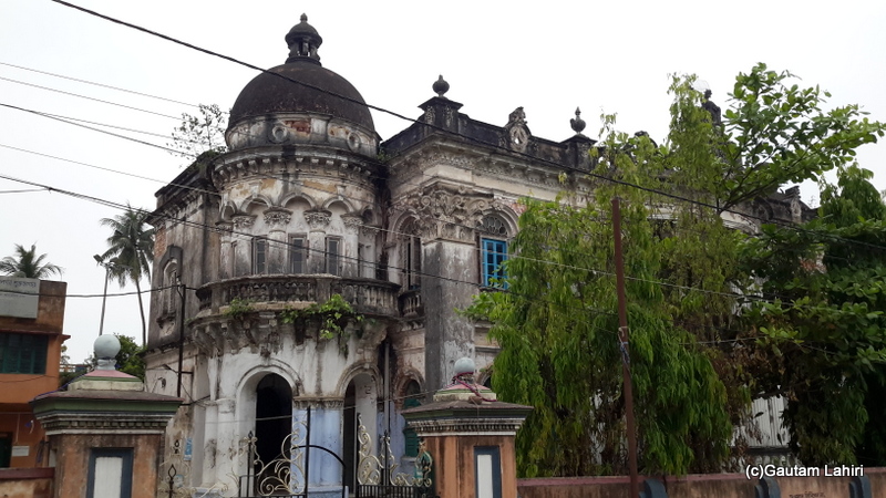 A very old-styled building of Chandannagar town as we drove past it by Gautam Lahiri