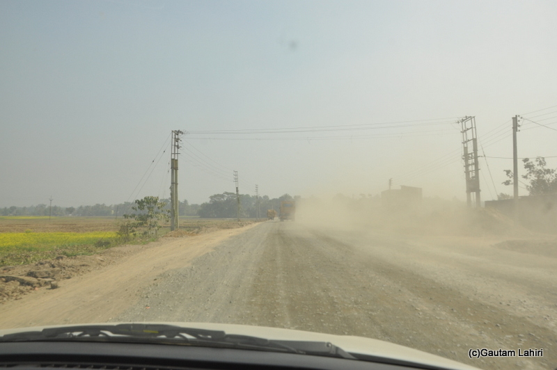 Extremely bad road from Kolkata to Chandraketugarh, taken by Gautam Lahiri