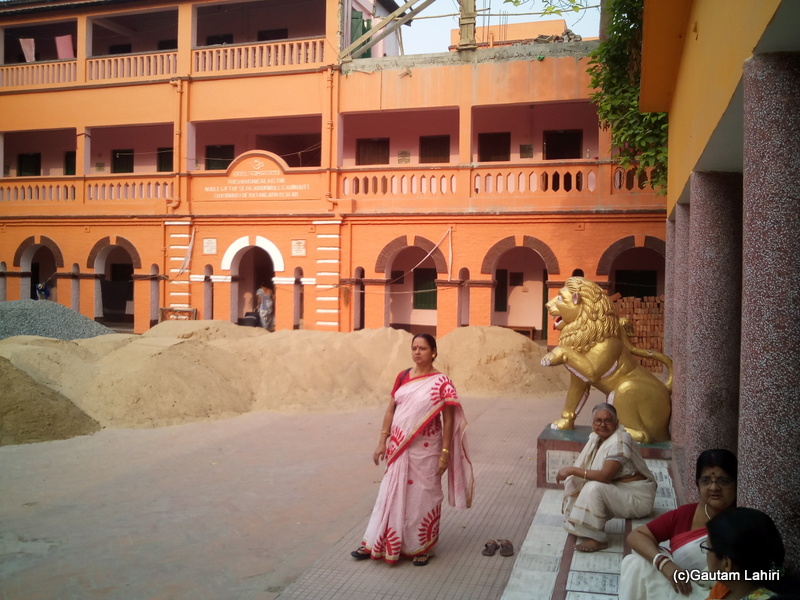 At Gaya, Women gathered in numbers and waited for their husbands to complete the interview process. Shortly afterwards,  they would be heading to the river bank to start the proceedings by Gautam Lahiri