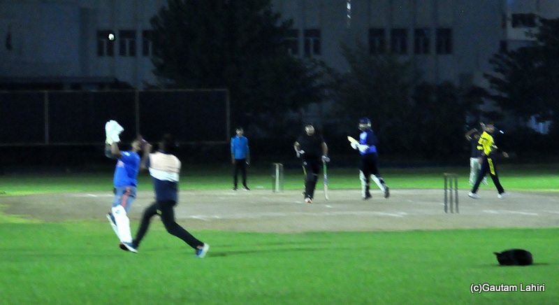 Wicket keeper taking the catch in cricket by Gautam Lahiri