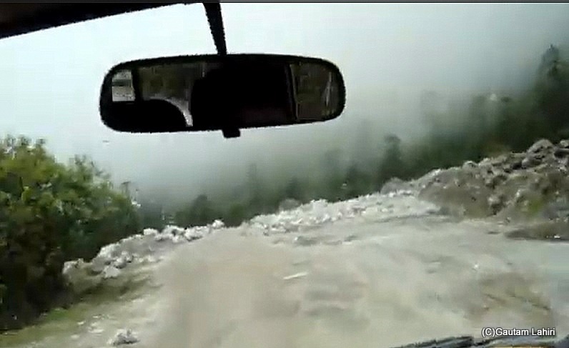 The serene and beautiful roads matching its deadly mountains at Yumthang valley, Sikkim, India.