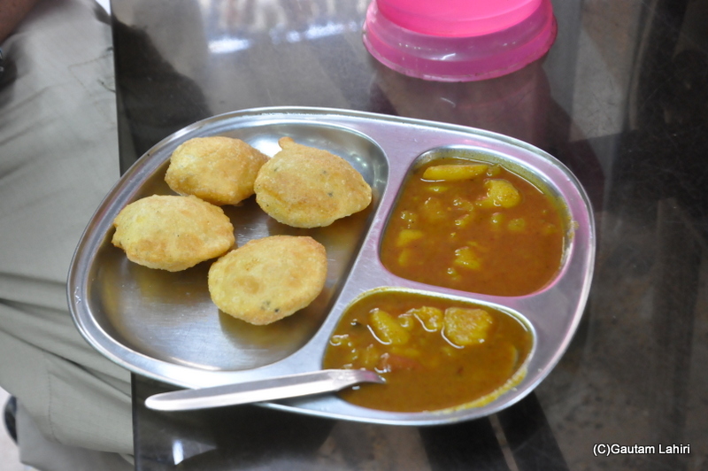 The famous club 'kachori' of north kolkata, at Kumartoli by gautam lahiri