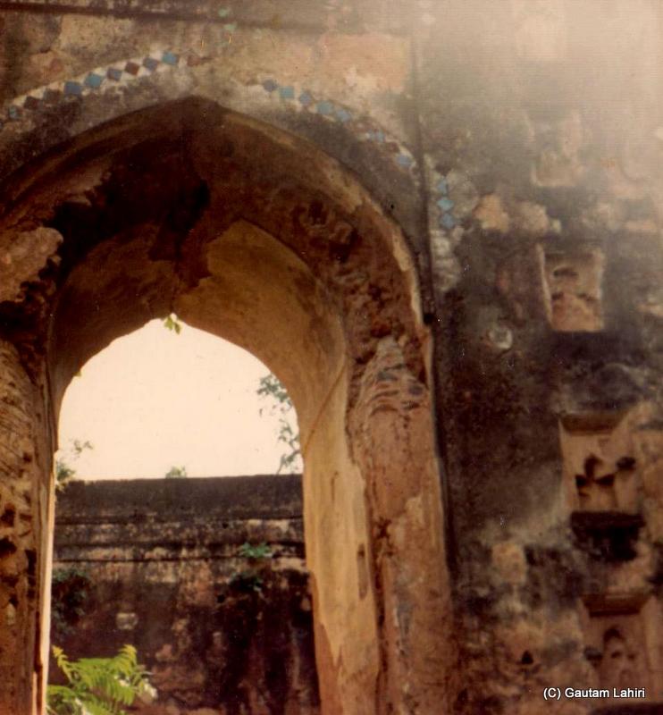 The broken fort of Betla ruled by Cheri kings, at Jharkhand, India by Gautam Lahiri