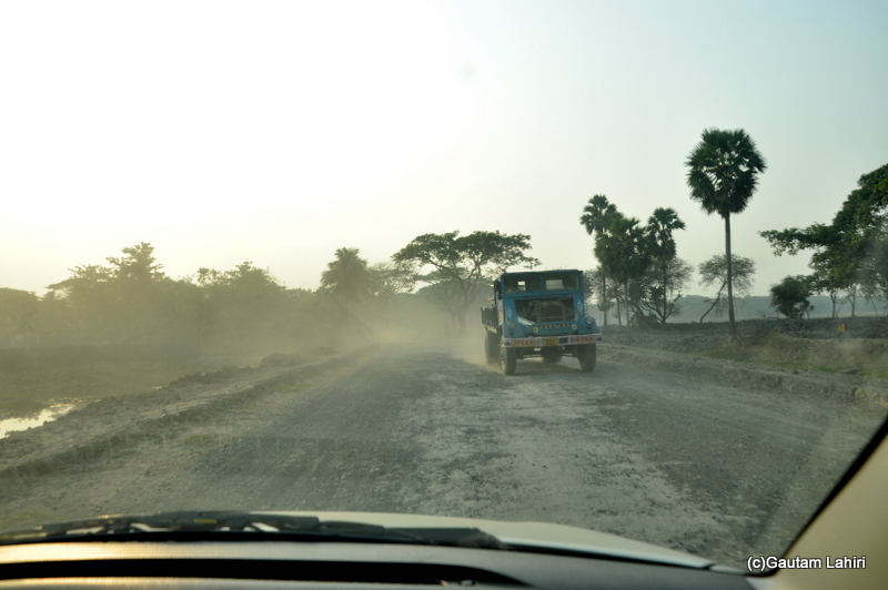 Terrible road from Chandraketugarh to Kolkata, taken by Gautam Lahiri