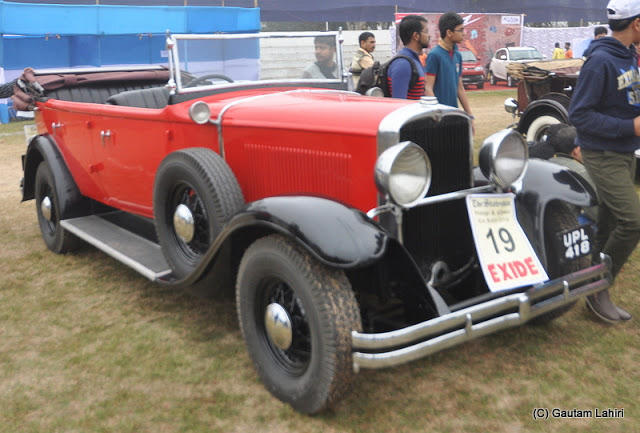 The 1930 Nash, 40 HP, 6 cylinders growled to catch the attention of the bystanders  at Kolkata, West Bengal, India by Gautam Lahiri