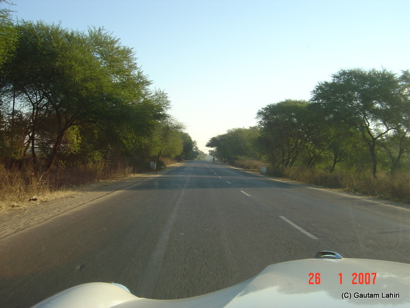 Road to Seoni had a mesmerizing effect on us. We wondered if the jungles on the periphery were so beautiful, what does the main forest hold for us, perhaps a bliss beyond comprehension towards Kanha forest reserve by Gautam Lahiri