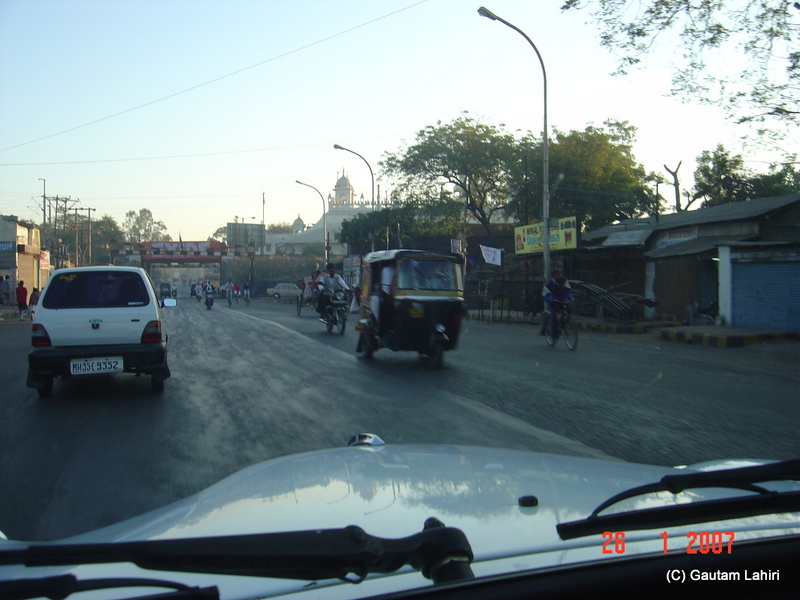 The early morning Nagpur roads were empty baring few cars and auto rickshaws as the Ambassador slowly picked up speed towards Kanha forest reserve by Gautam Lahiri