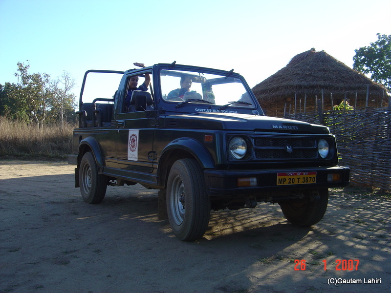 Maruti Gypsy in Kanha national park by gautam lahiri