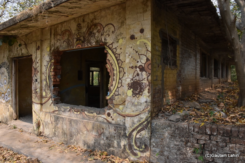 Broken visitor's room still standing by gautam lahiri