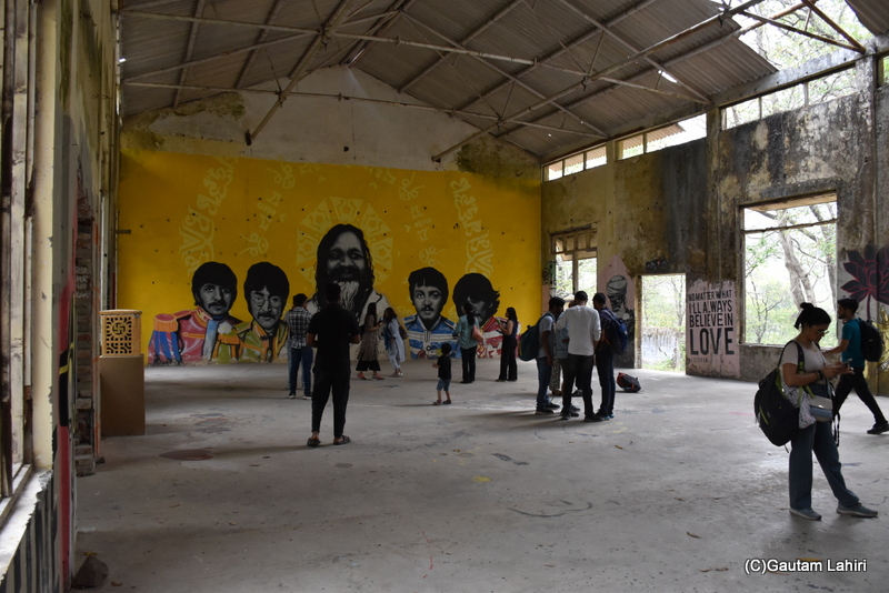 Visitors in a reminiscent mood at the conference hall, Chaurasia Kutiya, Rishikesh by gautam lahiri
