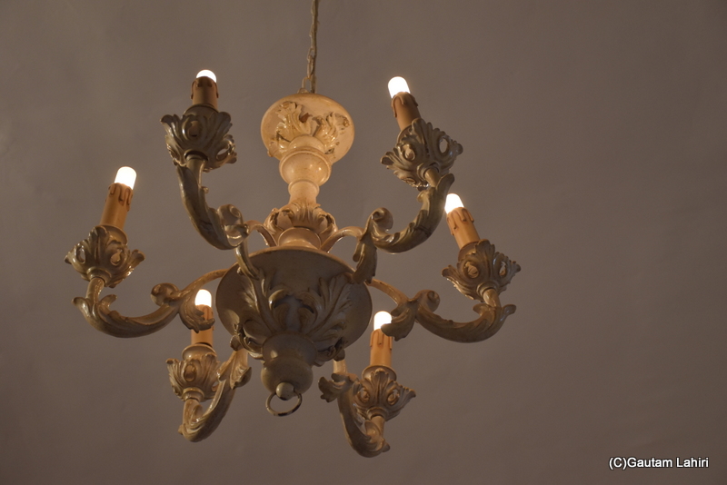 A beautiful chandalier at Naulakha Palace, Gondal Gujarat by gautam lahiri