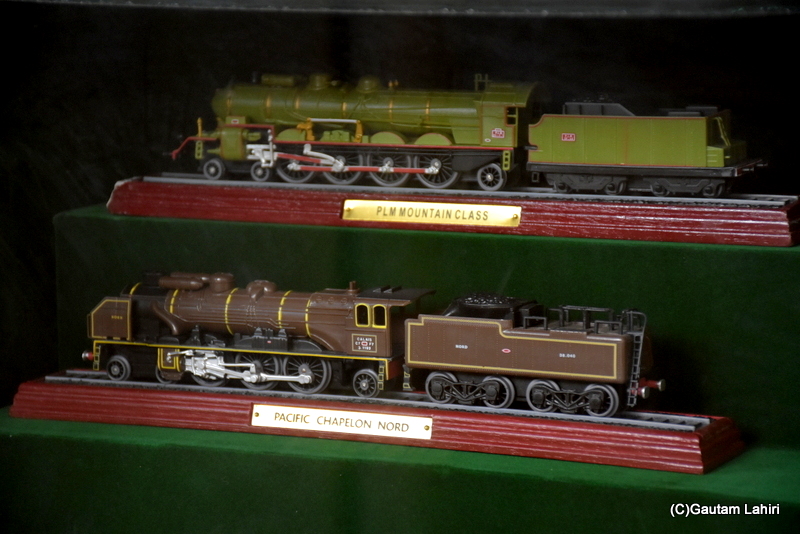 On top, you are watching the PLM Mountain Class locomotive 1909 from the Americas. The Pacific Chapelon Nord was from France, built around 1923 by gautam lahiri