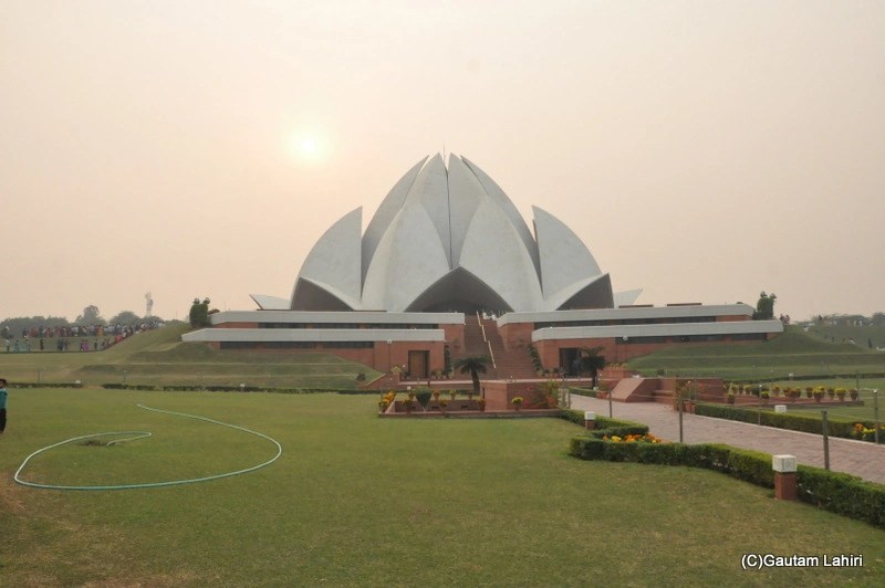 Baha’i (Lotus) Temple, New Delhi by gautam lahiri