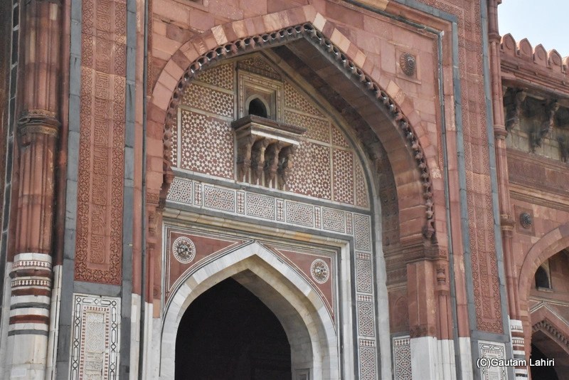 Qila-E-Kuhna Mosque, Puran Qila or fort New Delhi by gautam lahiri