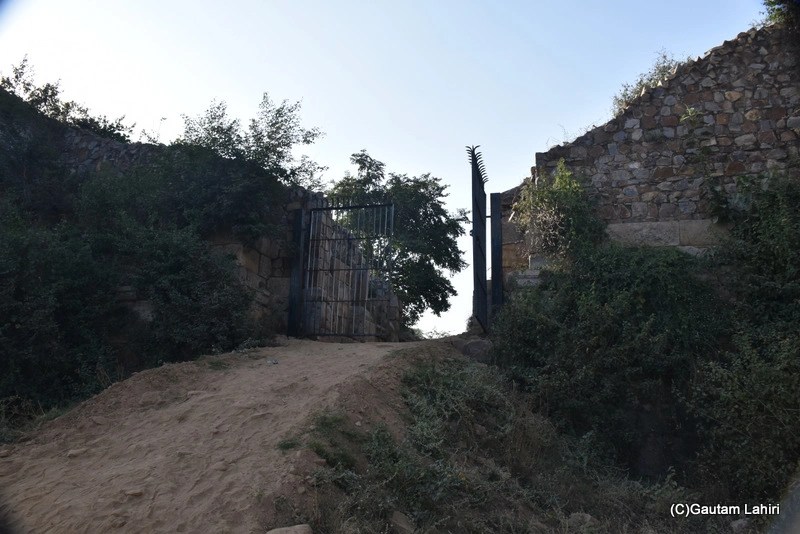 Adilabad Fort, near Tughlaqabad Fort in South Delhi by gautam lahiri